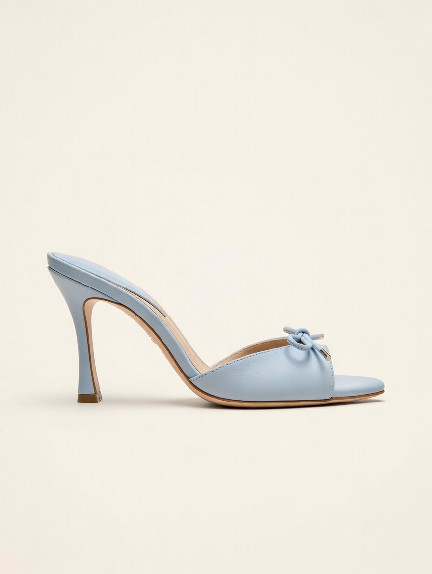 Layla — side profile